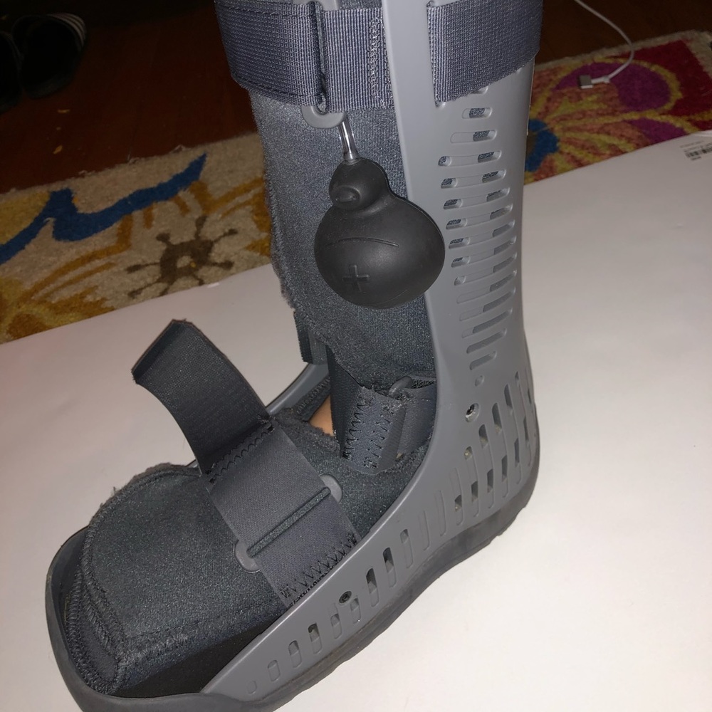 REBOUND AIR WALKER, Right foot Medical Boot